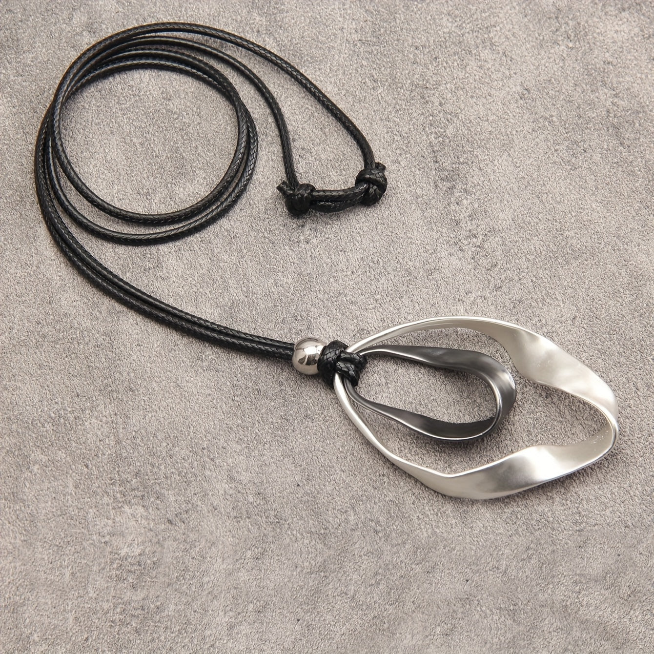 Elegant Twisted Texture Water Drop Pendant Necklace in Golden and Silvery with Black Rope, Zinc Alloy, Perfect Gift for Girlfriend, Suitable for Daily Wear and Special Occasions, Necklace